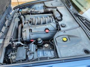 Image 14/30 de Jaguar XJ 8 4.0 Executive (1998)