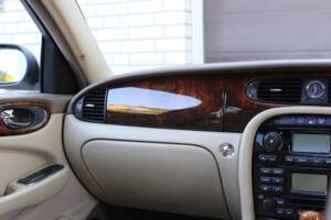 Imagen 63/77 de Jaguar XJ 8 4.2 (2005)