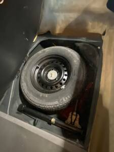 Image 47/63 of Mercedes-Benz 500 SEC (1984)