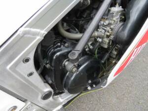 Image 22/43 de Suzuki RG 500 (1987)