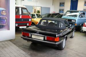 Image 12/38 de Mercedes-Benz 560 SL (1987)