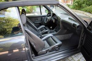 Afbeelding 8/13 van BMW 318i (1993)