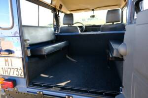 Bild 14/22 von Land Rover 90 (1988)