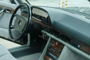 Bild 25/50 von Mercedes-Benz 300 SEL (1991)