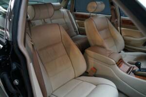 Image 42/47 of Jaguar XJ12 6.0 (1994)