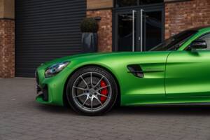 Image 18/67 of Mercedes-AMG GT-R (2018)