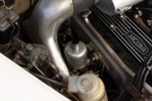 Image 16/50 of Jaguar Mk II 2.4 (1967)