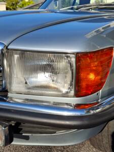 Immagine 22/36 di Mercedes-Benz 500 SL (1985)