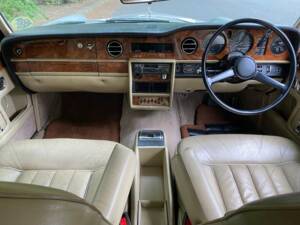 Image 37/50 de Bentley Corniche (1980)