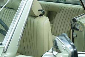Image 15/50 de Mercedes-Benz 450 SLC 5,0 (1978)