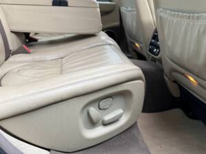 Image 13/22 of Jaguar XJR Super V8 (2005)