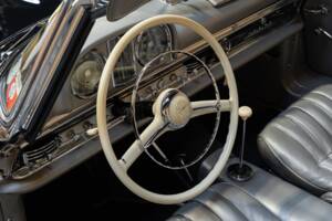 Bild 38/81 von Mercedes-Benz 300 SL Roadster (1959)