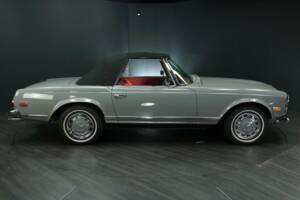 Immagine 8/50 di Mercedes-Benz 250 SL (1968)