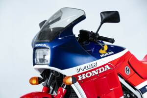 Bild 36/50 von Honda VF 500 F (1986)