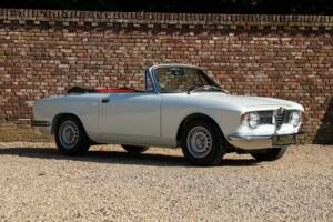 Image 17/50 of Alfa Romeo Giulia 1600 GTC (1966)