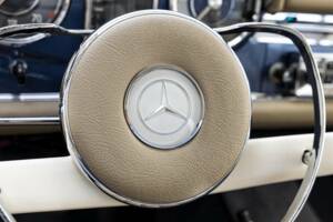 Image 28/44 de Mercedes-Benz 230 SL (1966)