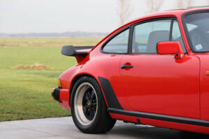 Image 11/50 of Porsche 911 SC 3.0 (1982)