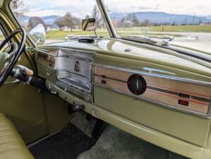 Image 5/5 of Hudson Super Six (1947)