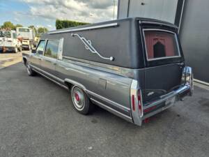 Image 4/8 of Cadillac Fleetwood Brougham (1992)