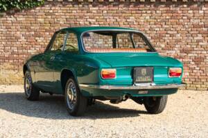Bild 22/50 von Alfa Romeo Giulia 1300 GT Junior (1972)