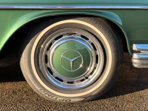 Bild 32/37 von Mercedes-Benz 280 SE 3,5 (1972)