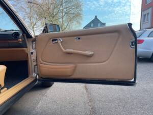 Image 17/20 de Mercedes-Benz 280 CE (1981)