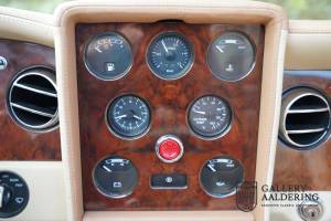 Afbeelding 31/50 van Bentley Azure (2000)