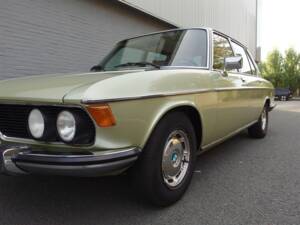 Image 30/95 de BMW 2500 (1977)