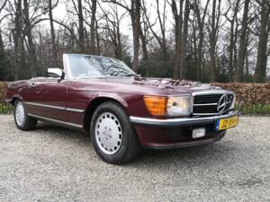 Image 11/38 de Mercedes-Benz 560 SL (1986)