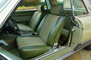 Image 28/50 of Mercedes-Benz 500 SLC (1984)