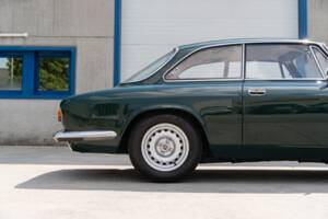 Image 37/83 of Alfa Romeo Giulia GT 1300 Junior (1968)