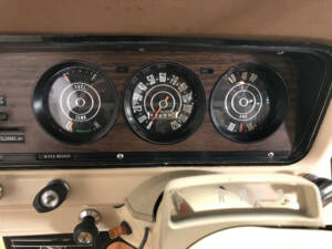 Image 23/28 of Jeep Wagoneer (1973)