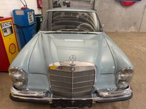 Image 4/20 of Mercedes-Benz 250 SE (1967)