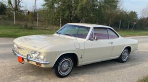 Image 2/13 of Chevrolet Corvair Monza (1965)