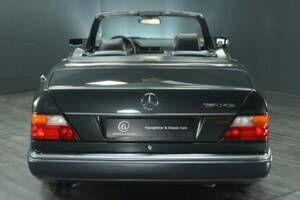Bild 5/50 von Mercedes-Benz 300 CE-24 3.4 AMG (1993)