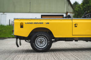 Image 35/98 of Land Rover 109 (1983)
