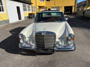 Image 5/8 of Mercedes-Benz 280 SE 3,5 (1972)