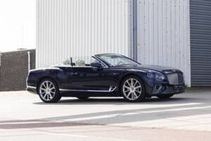 Image 1/22 of Bentley Continental GTC V8 (2020)