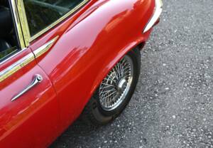 Immagine 18/39 di Jaguar E-Type V12 (2+2) (1973)