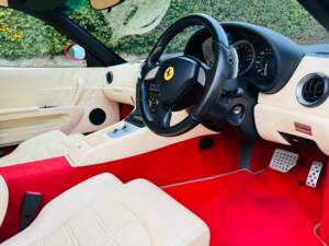 Immagine 12/22 di Ferrari 575M Maranello (2003)