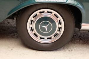 Immagine 62/79 di Mercedes-Benz 280 SE 3,5 (1970)