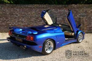Image 43/50 of Lamborghini Diablo VT Roadster (1996)