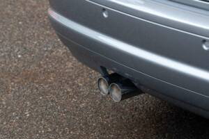 Image 46/50 of BMW M3 (2005)