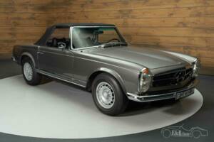 Image 7/18 of Mercedes-Benz 280 SL (1968)