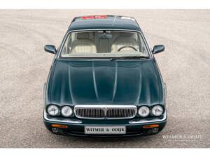 Bild 2/30 von Jaguar XJ 8 Executive (1998)