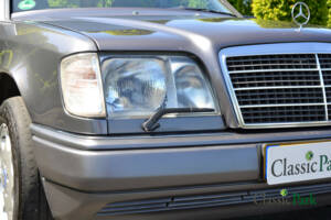 Afbeelding 35/44 van Mercedes-Benz E 280 T (1994)