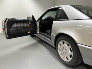 Image 11/20 de Mercedes-Benz 300 SL (1992)