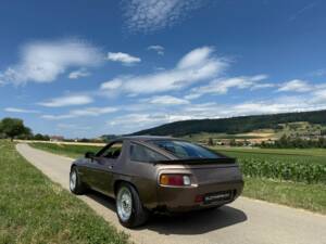Image 2/21 of Porsche 928 S (1982)