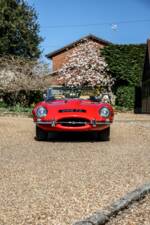Image 22/41 de Jaguar E-Type (1968)