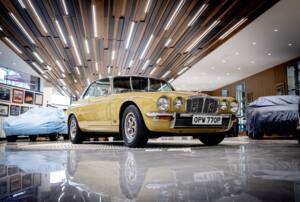 Image 9/50 de Jaguar XJ 6 C 4.2 (1975)